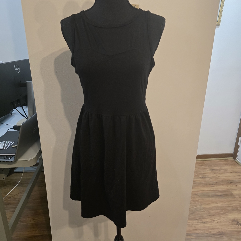 Elegant Black Sleeveless Dress
